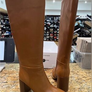 Marc Fisher women’s Brown Leather Boots sz 9.5